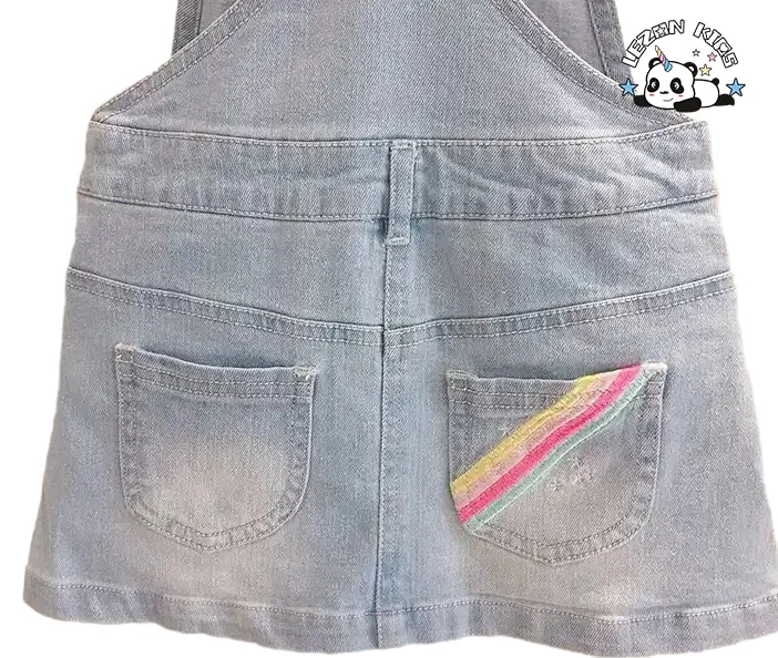 LEZONKIDS - Vestido Denim com Alças Personalizado com Logotipo, Babados e Unicórnio Bordado Colorido para Meninas